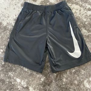 Boys Nike dri-fit shorts Sz 7